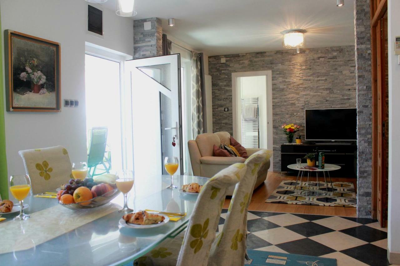 Apartment Dajana Bol Ngoại thất bức ảnh